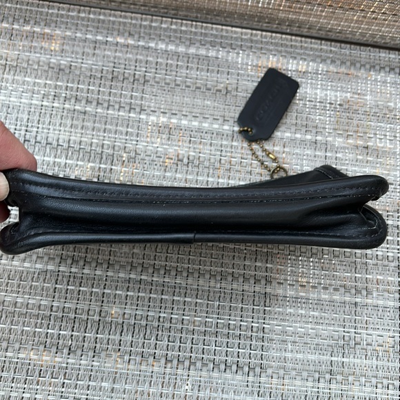 COACH BLACK LEATHER VINTAGE COSMETIC CASE BAG - Picture 4 of 12